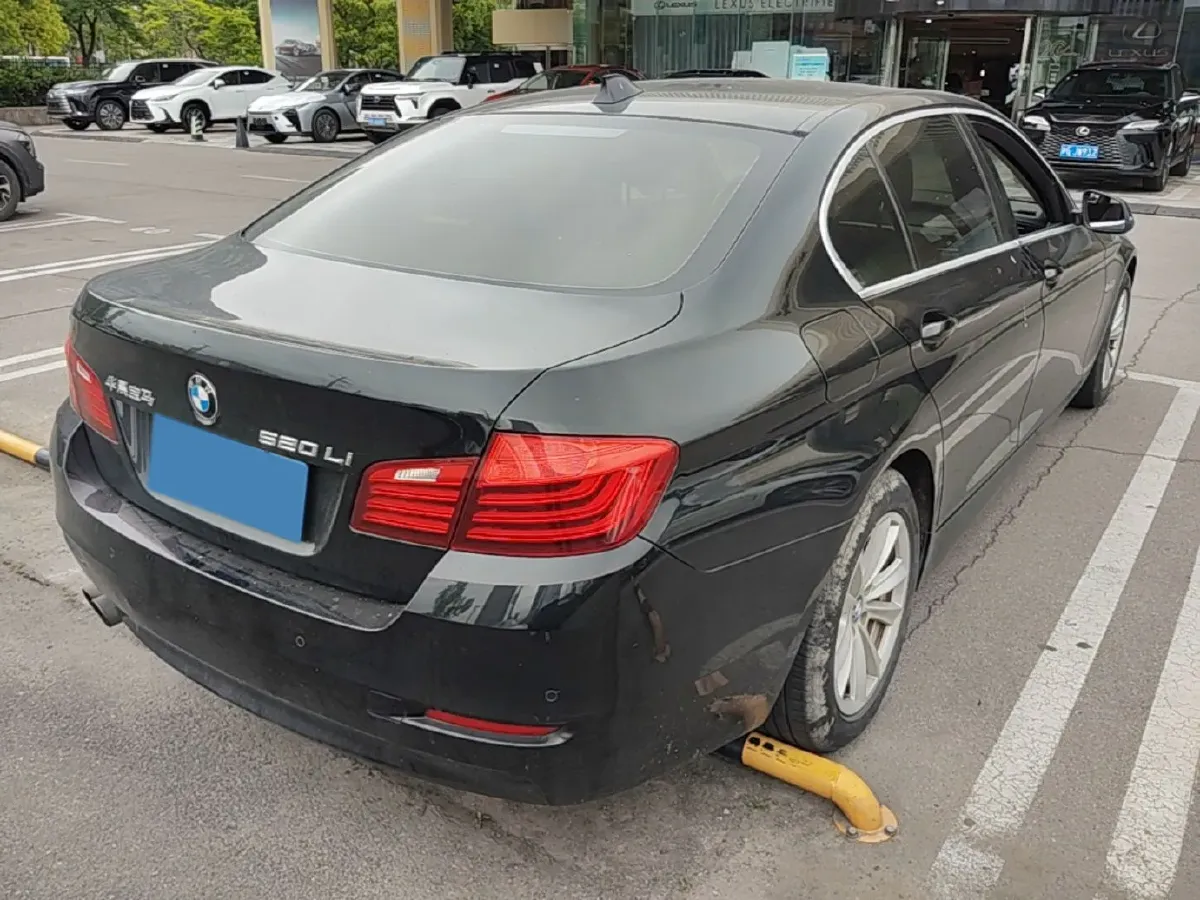 2017 BMW 5 Series 2.0T 184HP L4 8AT,autocango,china used car exporter,china ev exporter,chinese used car exporter,chinese used ev exporter