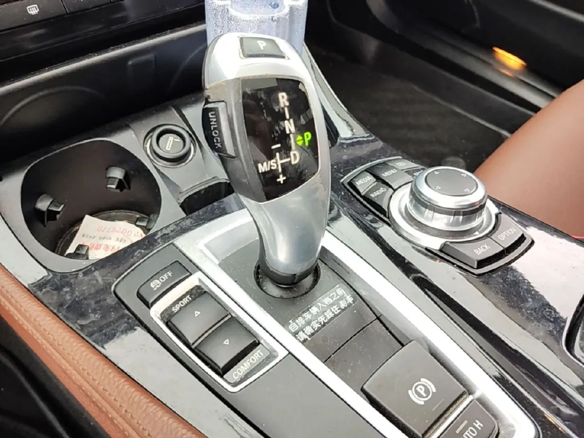 2017 BMW 5 Series 2.0T 184HP L4 8AT,autocango,china used car exporter,china ev exporter,chinese used car exporter,chinese used ev exporter