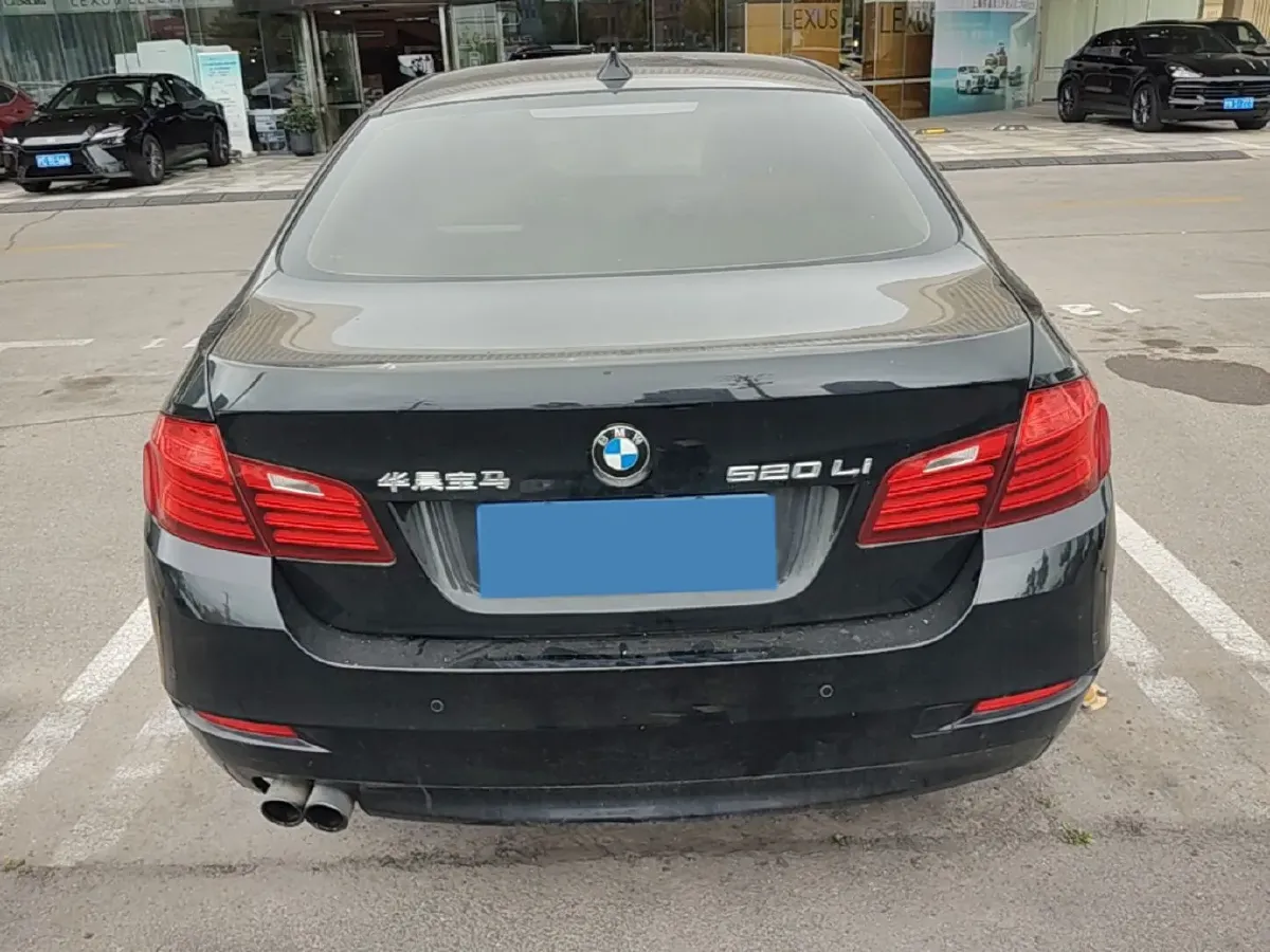 2017 BMW 5 Series 2.0T 184HP L4 8AT,autocango,china used car exporter,china ev exporter,chinese used car exporter,chinese used ev exporter