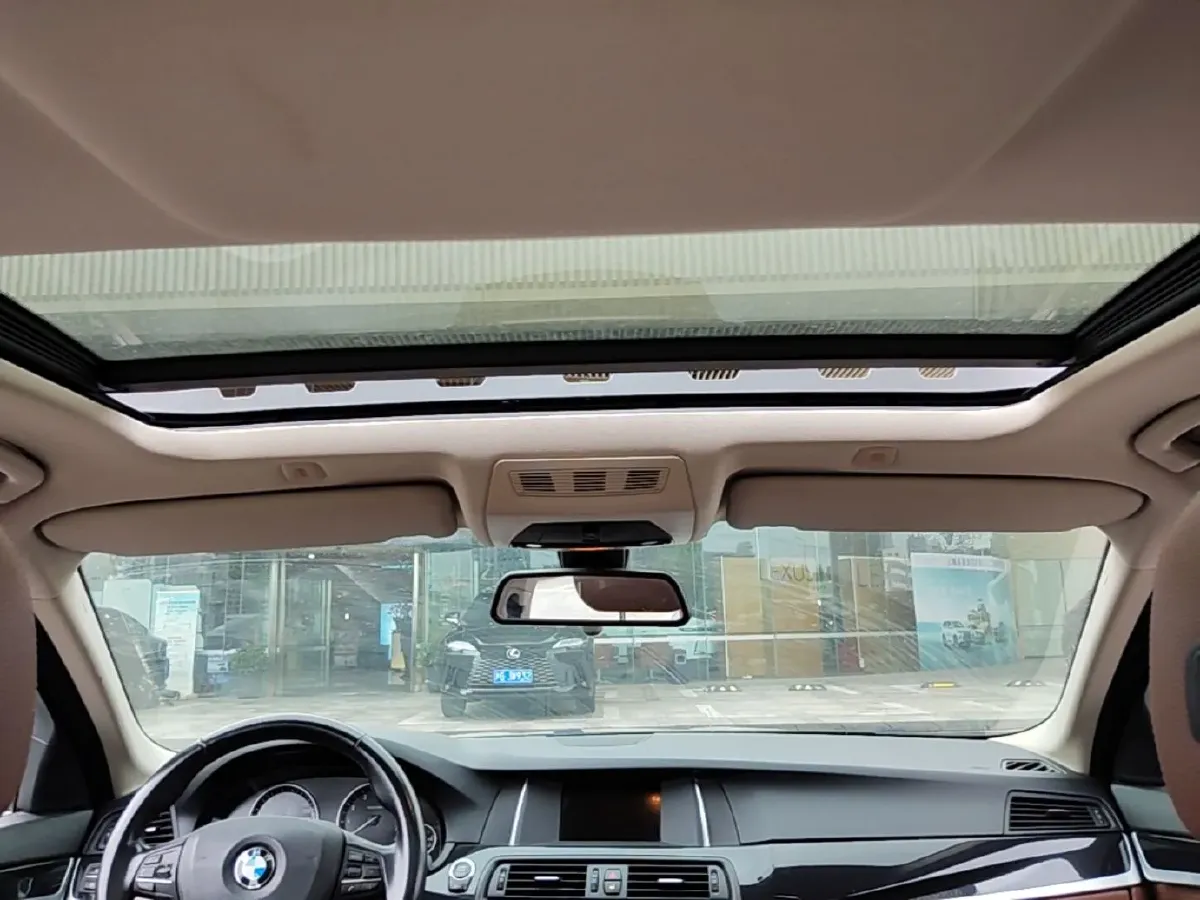 2017 BMW 5 Series 2.0T 184HP L4 8AT,autocango,china used car exporter,china ev exporter,chinese used car exporter,chinese used ev exporter