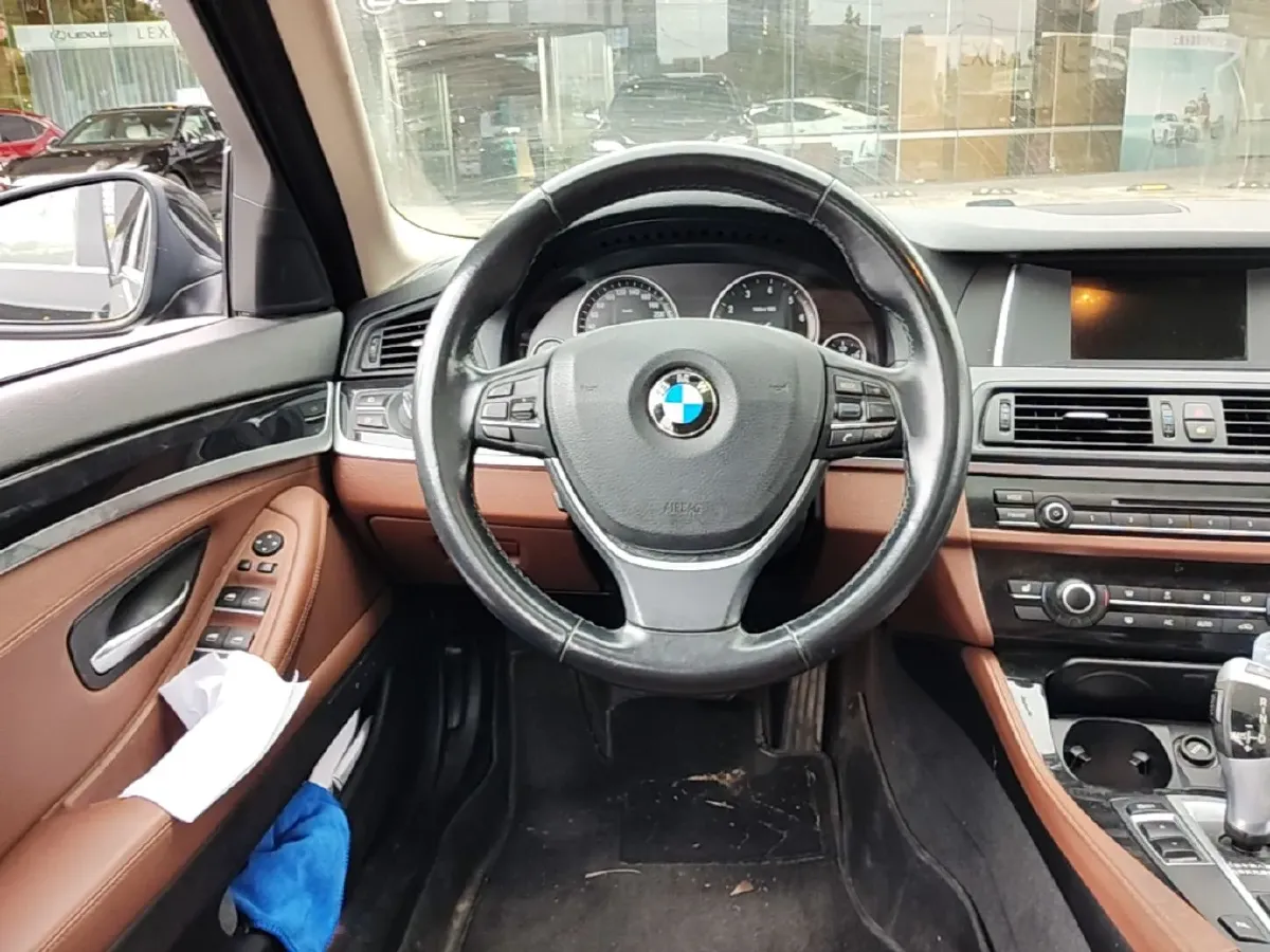 2017 BMW 5 Series 2.0T 184HP L4 8AT,autocango,china used car exporter,china ev exporter,chinese used car exporter,chinese used ev exporter