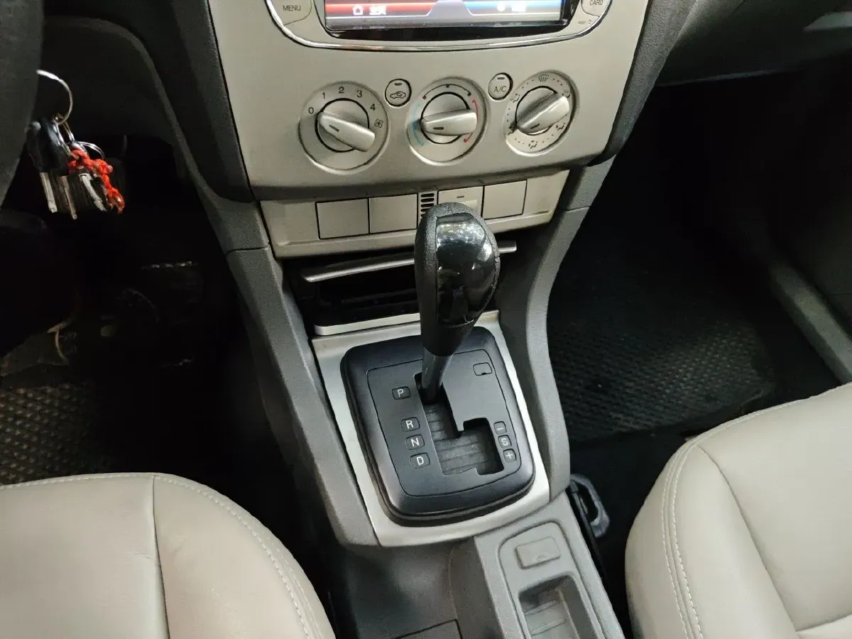 2013 Ford Focus 1.8L 124HP L4 4AT,autocango,china used car exporter,china ev exporter,chinese used car exporter,chinese used ev exporter