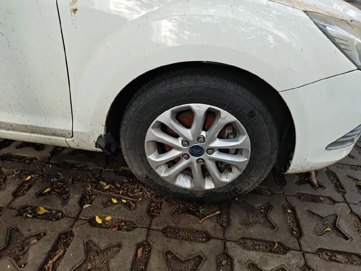 2013 Ford Focus 1.8L 124HP L4 4AT,autocango,china used car exporter,china ev exporter,chinese used car exporter,chinese used ev exporter