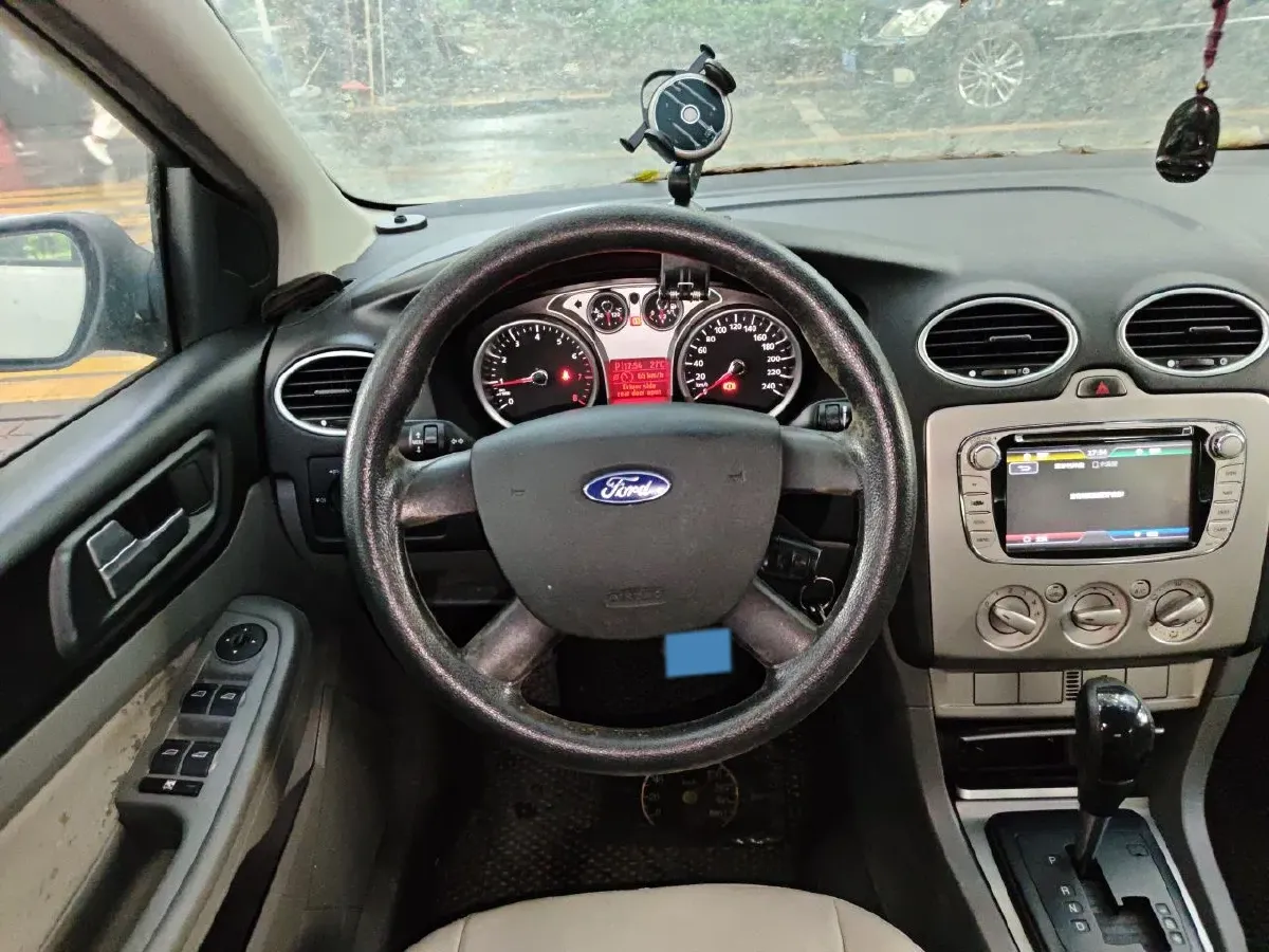 2013 Ford Focus 1.8L 124HP L4 4AT,autocango,china used car exporter,china ev exporter,chinese used car exporter,chinese used ev exporter