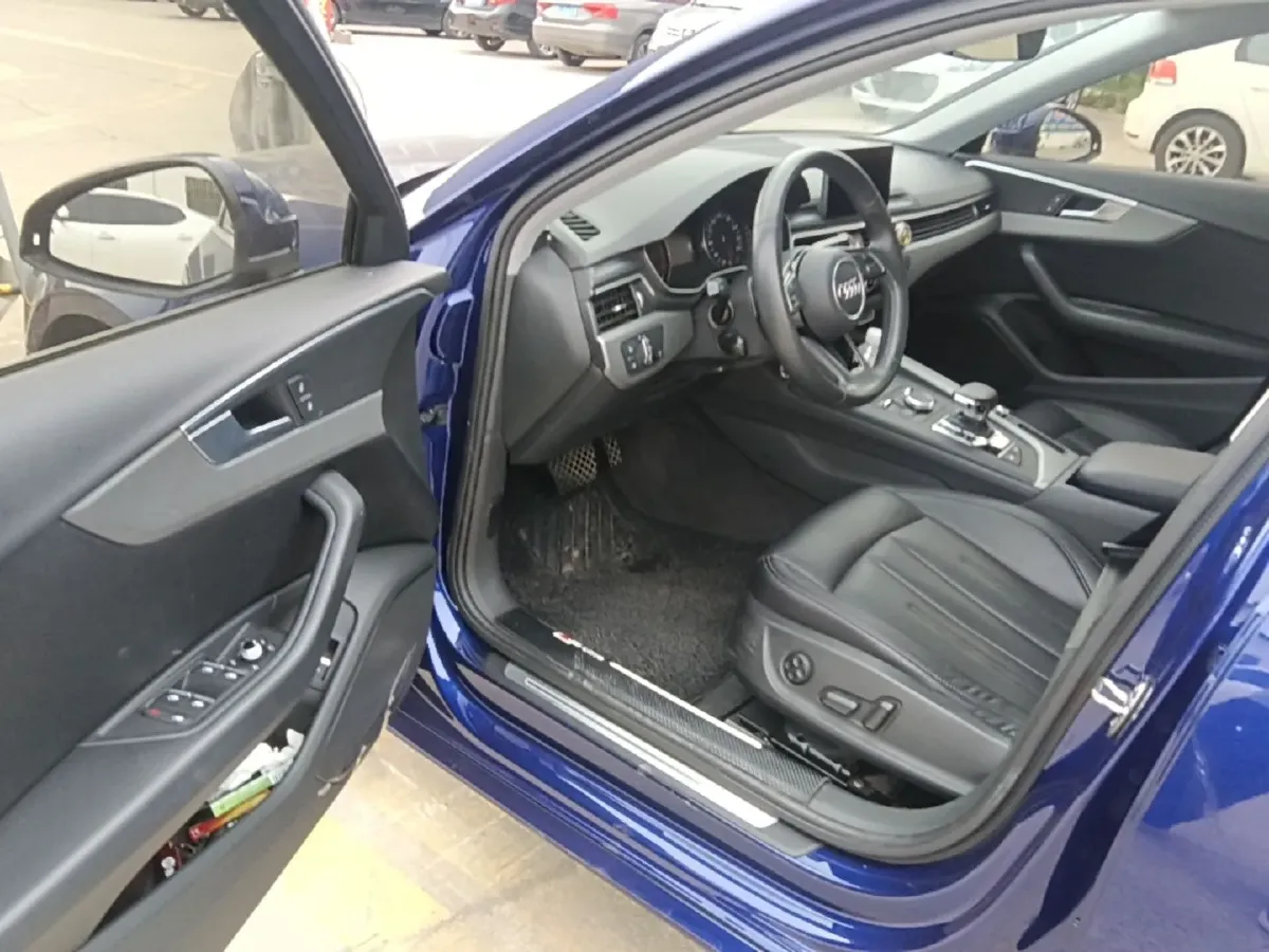 2019 Audi A4L 2.0T 190HP L4 7DCT,autocango,china used car exporter,china ev exporter,chinese used car exporter,chinese used ev exporter