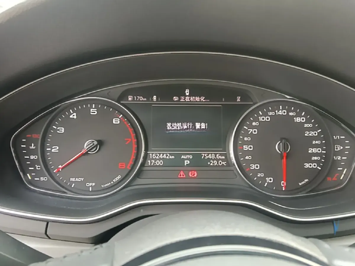 2019 Audi A4L 2.0T 190HP L4 7DCT,autocango,china used car exporter,china ev exporter,chinese used car exporter,chinese used ev exporter