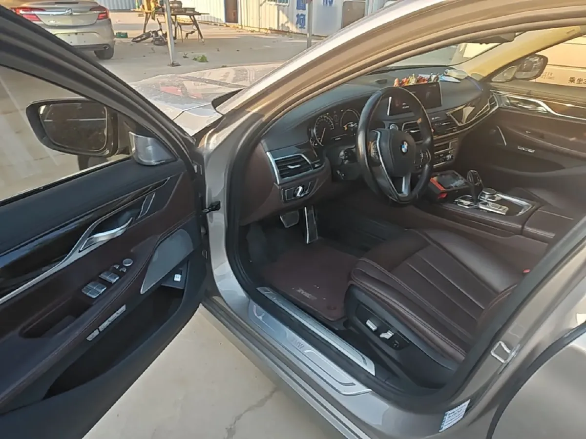 2016 BMW 7 Series 2.0T 258HP L4 8AT,autocango,china used car exporter,china ev exporter,chinese used car exporter,chinese used ev exporter