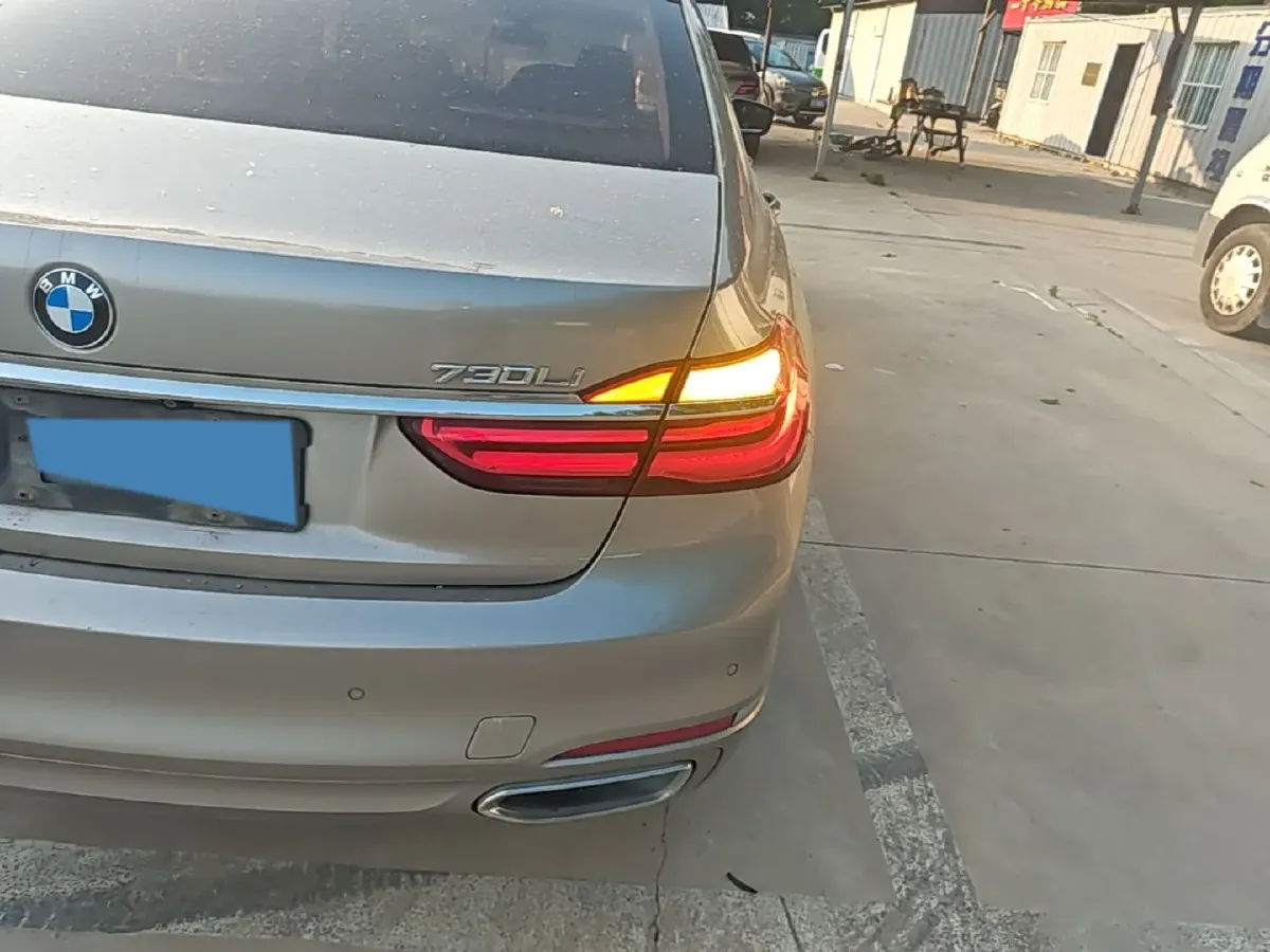 2016 BMW 7 Series 2.0T 258HP L4 8AT,autocango,china used car exporter,china ev exporter,chinese used car exporter,chinese used ev exporter