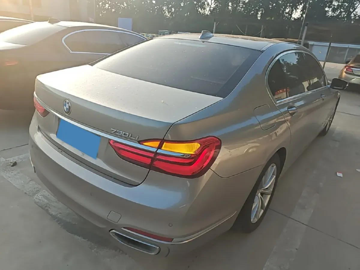2016 BMW 7 Series 2.0T 258HP L4 8AT,autocango,china used car exporter,china ev exporter,chinese used car exporter,chinese used ev exporter
