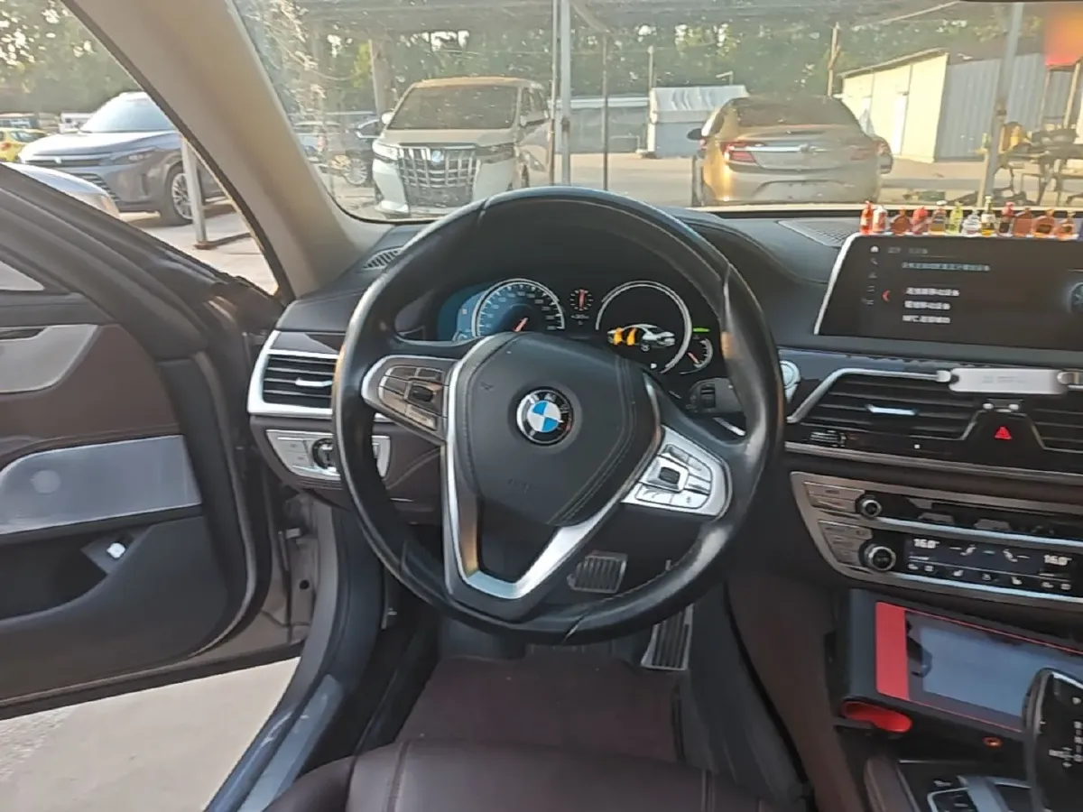 2016 BMW 7 Series 2.0T 258HP L4 8AT,autocango,china used car exporter,china ev exporter,chinese used car exporter,chinese used ev exporter