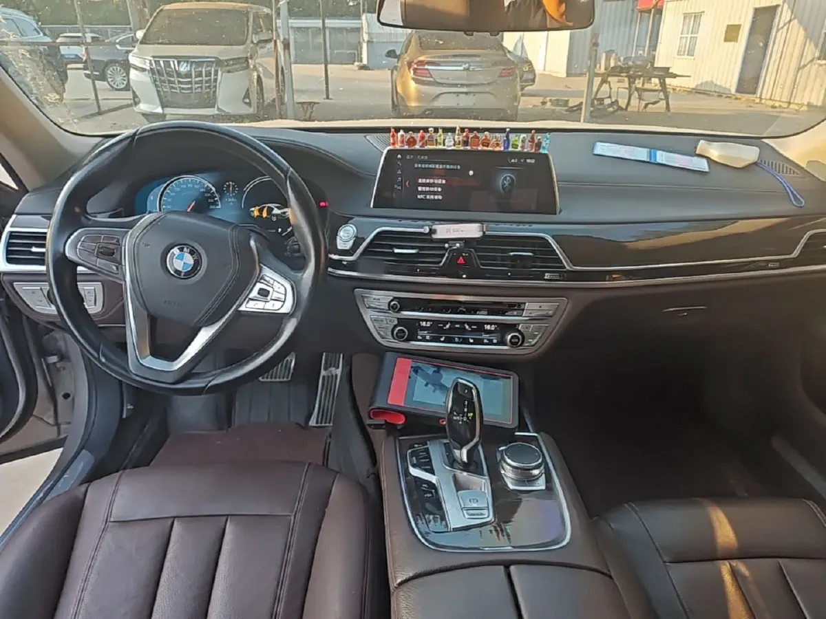 2016 BMW 7 Series 2.0T 258HP L4 8AT,autocango,china used car exporter,china ev exporter,chinese used car exporter,chinese used ev exporter