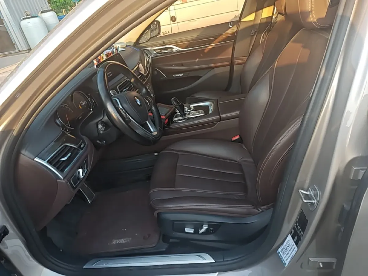 2016 BMW 7 Series 2.0T 258HP L4 8AT,autocango,china used car exporter,china ev exporter,chinese used car exporter,chinese used ev exporter