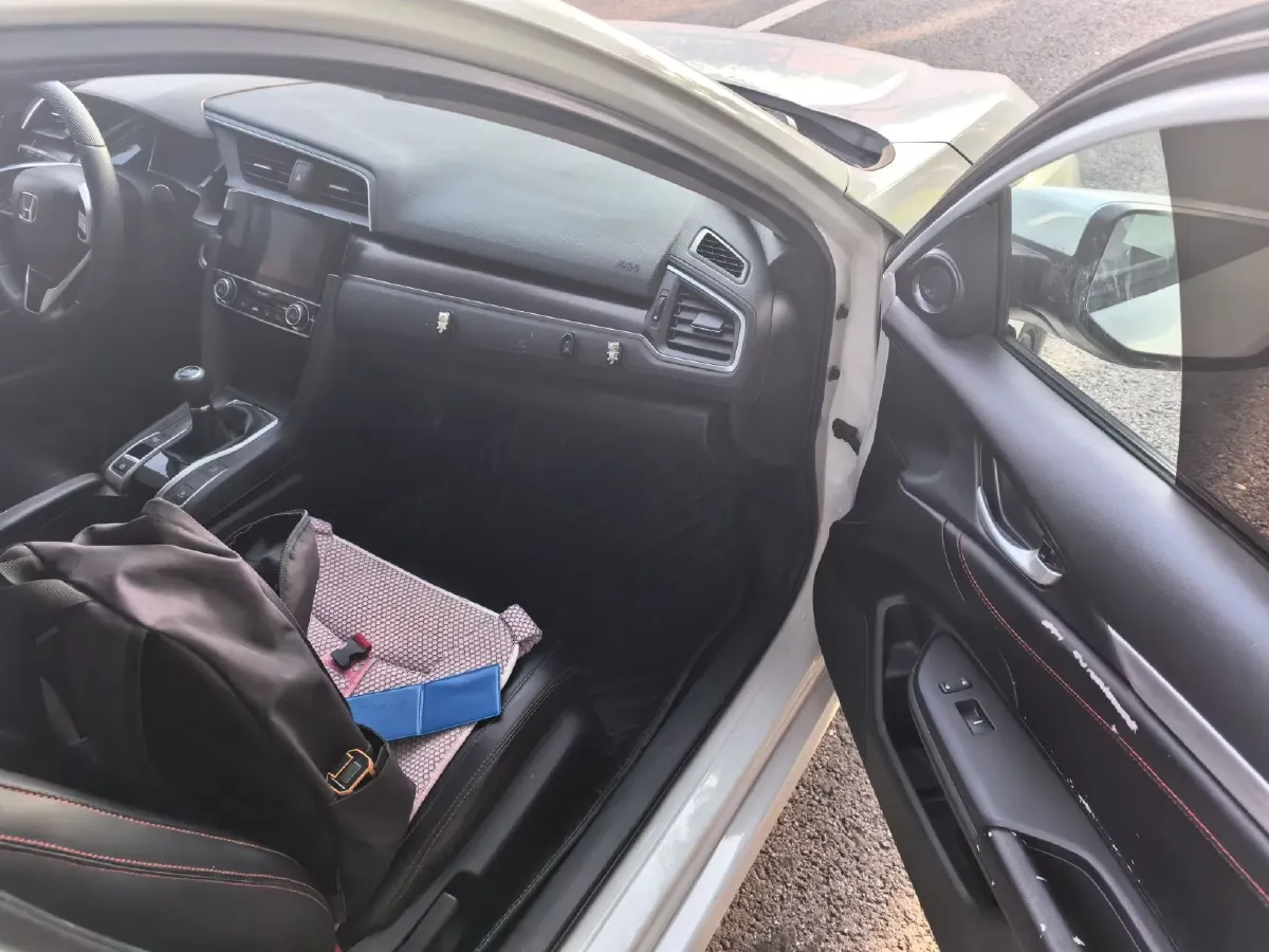 2019 Honda Civic 1.5T 177HP L4 6MT,autocango,china used car exporter,china ev exporter,chinese used car exporter,chinese used ev exporter