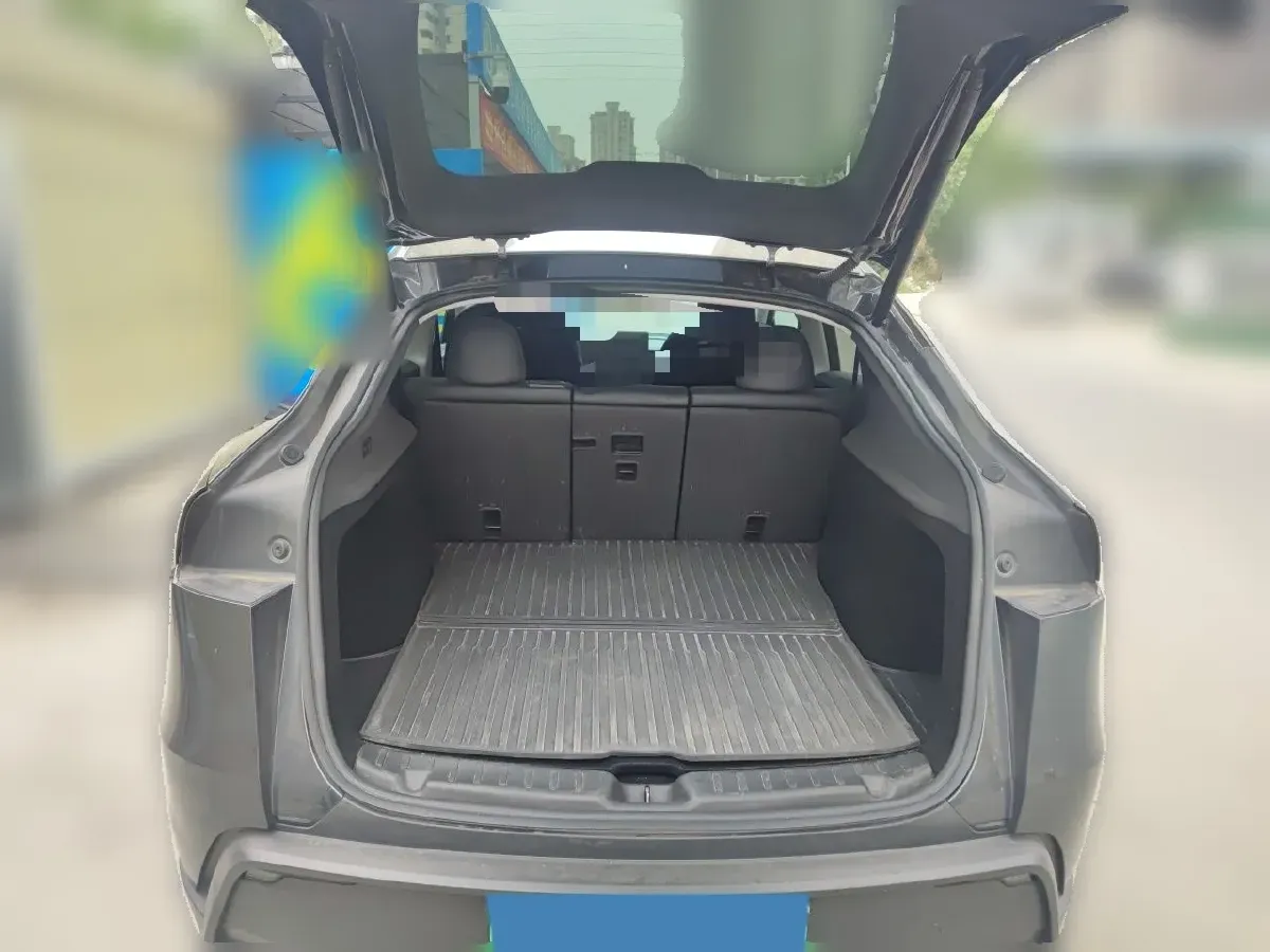 2025 Tesla Model Y BEV 62.5KWH,autocango,china used car exporter,china ev exporter,chinese used car exporter,chinese used ev exporter