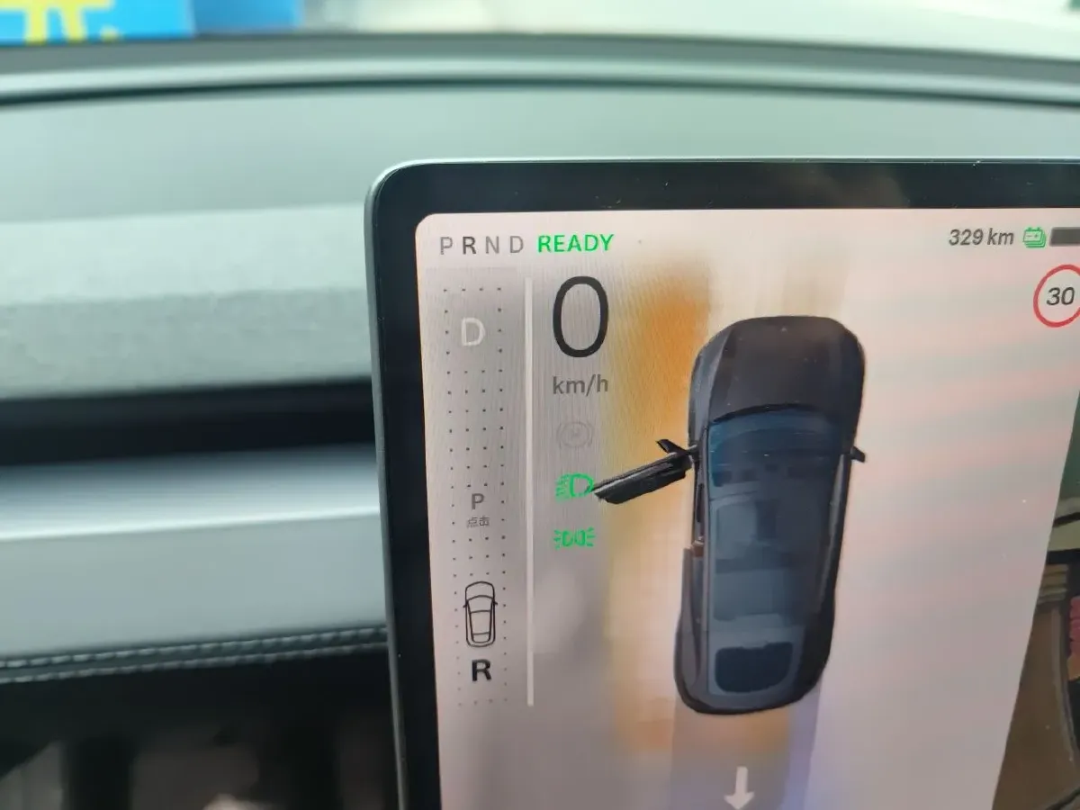 2025 Tesla Model Y BEV 62.5KWH,autocango,china used car exporter,china ev exporter,chinese used car exporter,chinese used ev exporter