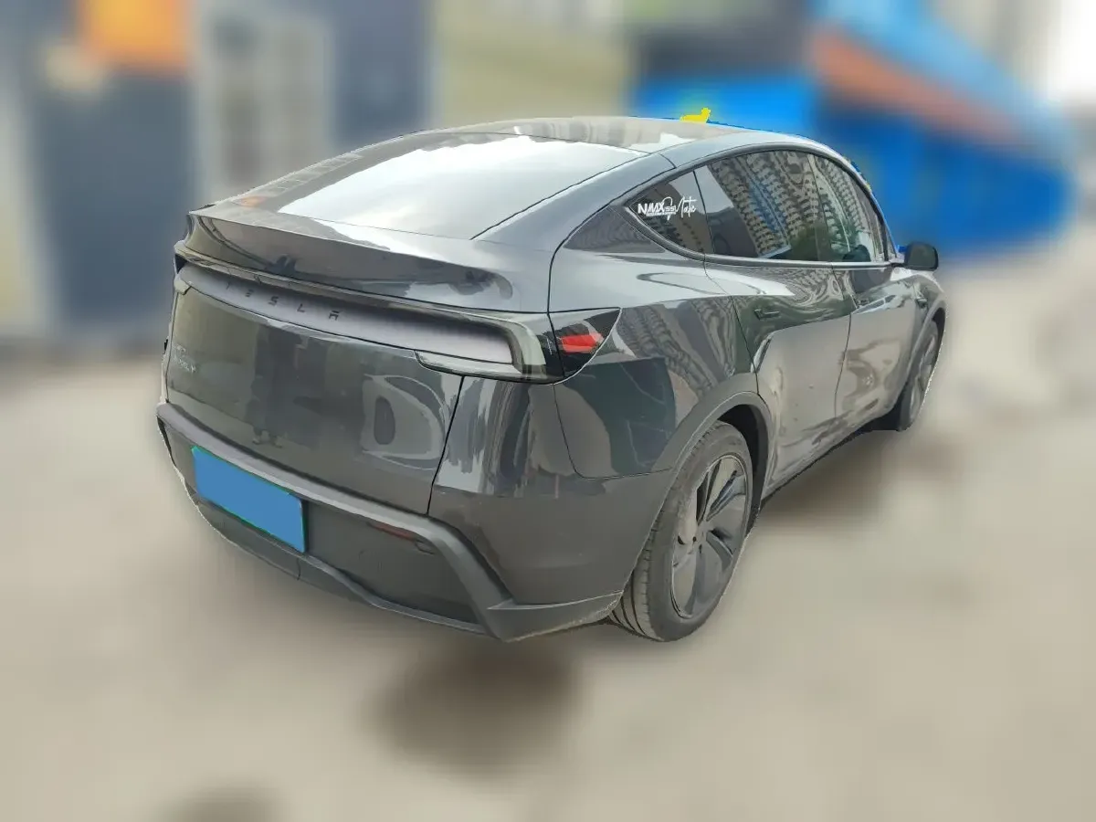 2025 Tesla Model Y BEV 62.5KWH,autocango,china used car exporter,china ev exporter,chinese used car exporter,chinese used ev exporter