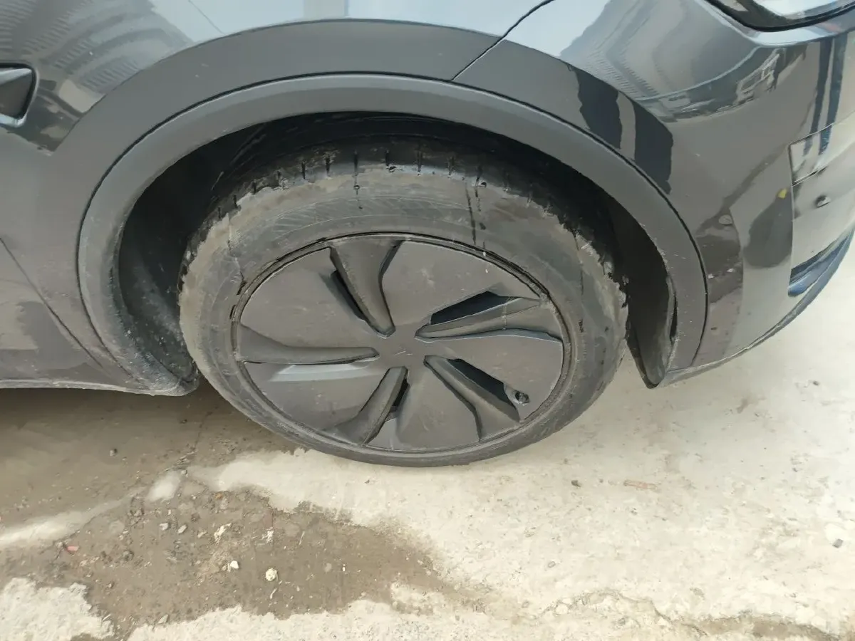 2025 Tesla Model Y BEV 62.5KWH,autocango,china used car exporter,china ev exporter,chinese used car exporter,chinese used ev exporter