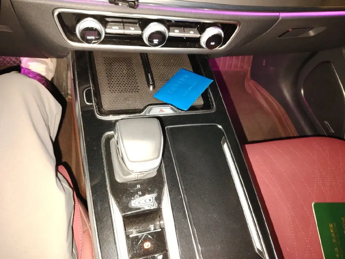 2023 HongQi HS5 2.0T 252HP L4 8AT,autocango,china used car exporter,china ev exporter,chinese used car exporter,chinese used ev exporter