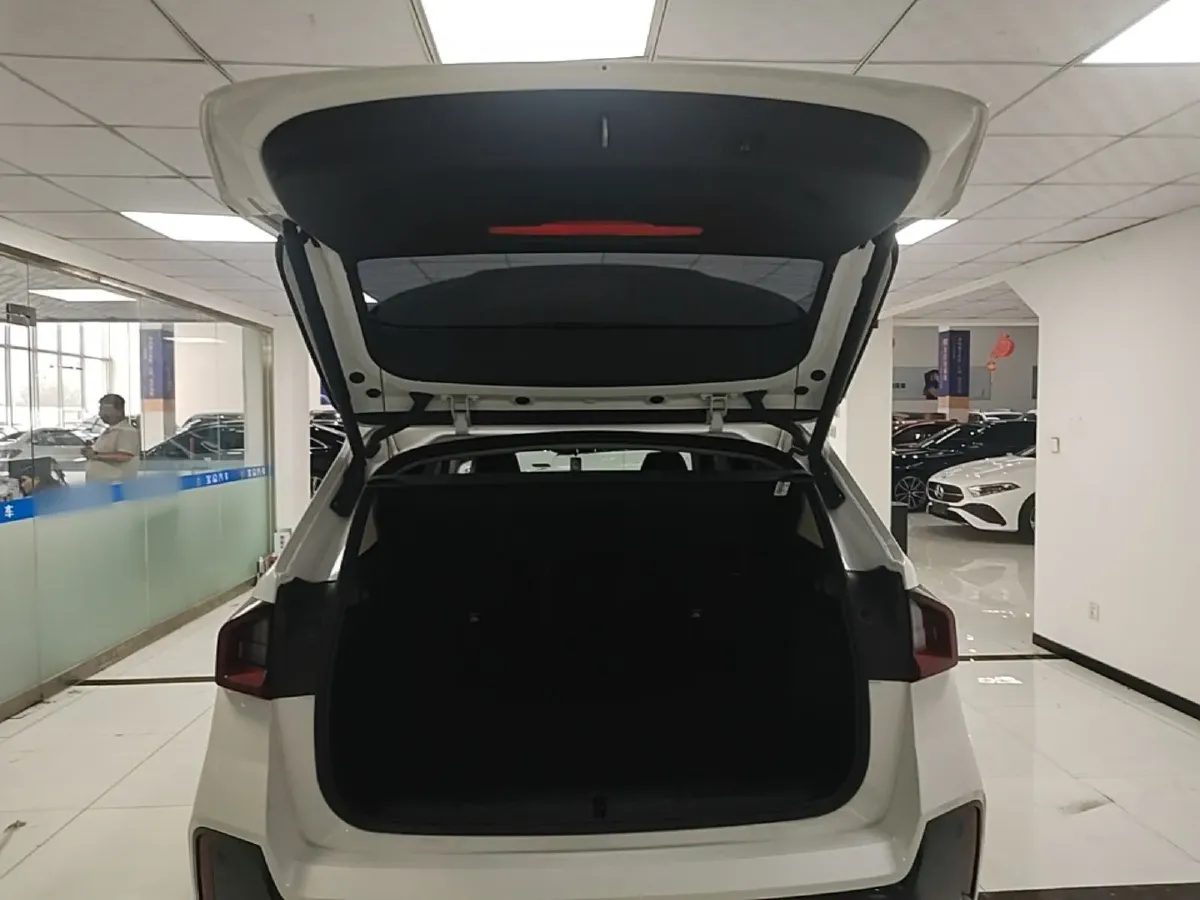 2023 BMW X1 2.0T 204HP L4 7DCT,autocango,china used car exporter,china ev exporter,chinese used car exporter,chinese used ev exporter