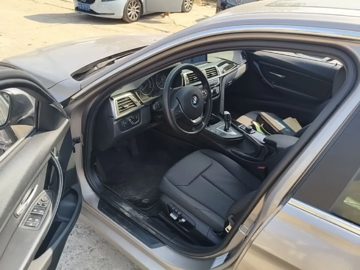 2017 BMW 3 Series 2.0T 184HP L4 8AT,autocango,china used car exporter,china ev exporter,chinese used car exporter,chinese used ev exporter