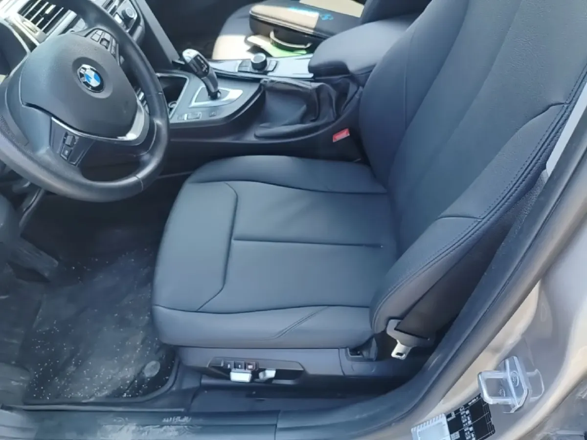 2017 BMW 3 Series 2.0T 184HP L4 8AT,autocango,china used car exporter,china ev exporter,chinese used car exporter,chinese used ev exporter