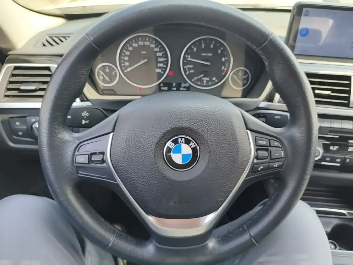 2017 BMW 3 Series 2.0T 184HP L4 8AT,autocango,china used car exporter,china ev exporter,chinese used car exporter,chinese used ev exporter