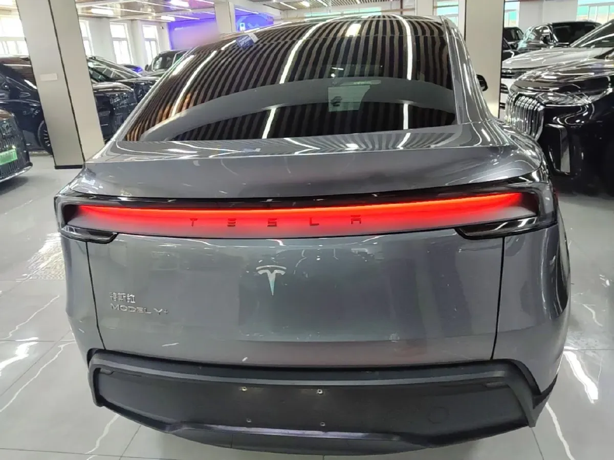 2025 Tesla Model Y BEV 78.4KWH,autocango,china used car exporter,china ev exporter,chinese used car exporter,chinese used ev exporter
