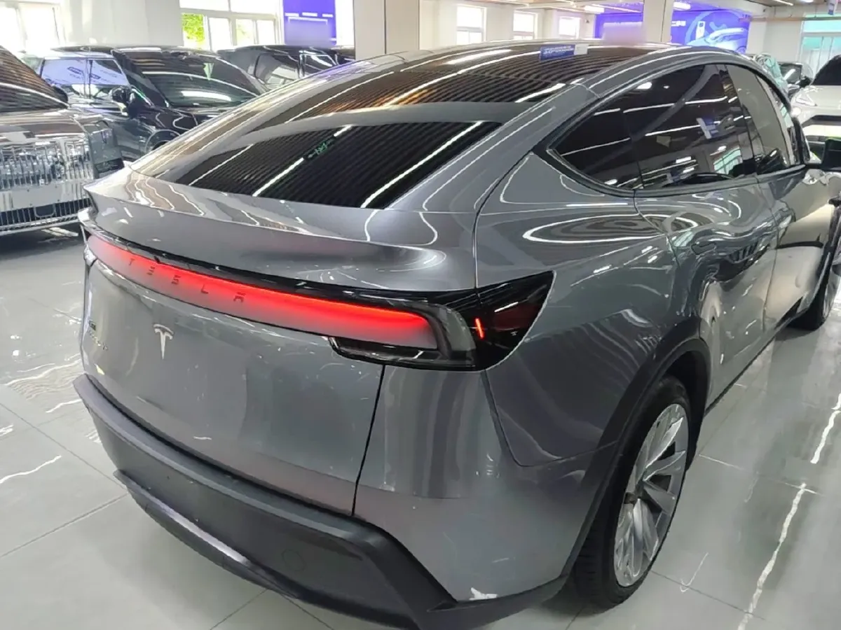 2025 Tesla Model Y BEV 78.4KWH,autocango,china used car exporter,china ev exporter,chinese used car exporter,chinese used ev exporter