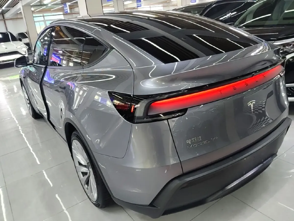 2025 Tesla Model Y BEV 78.4KWH,autocango,china used car exporter,china ev exporter,chinese used car exporter,chinese used ev exporter
