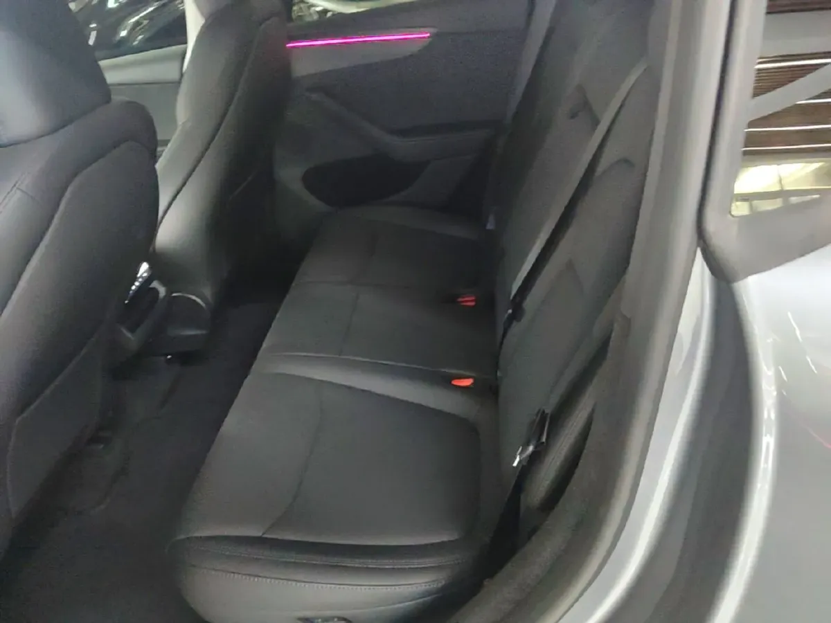 2025 Tesla Model Y BEV 78.4KWH,autocango,china used car exporter,china ev exporter,chinese used car exporter,chinese used ev exporter