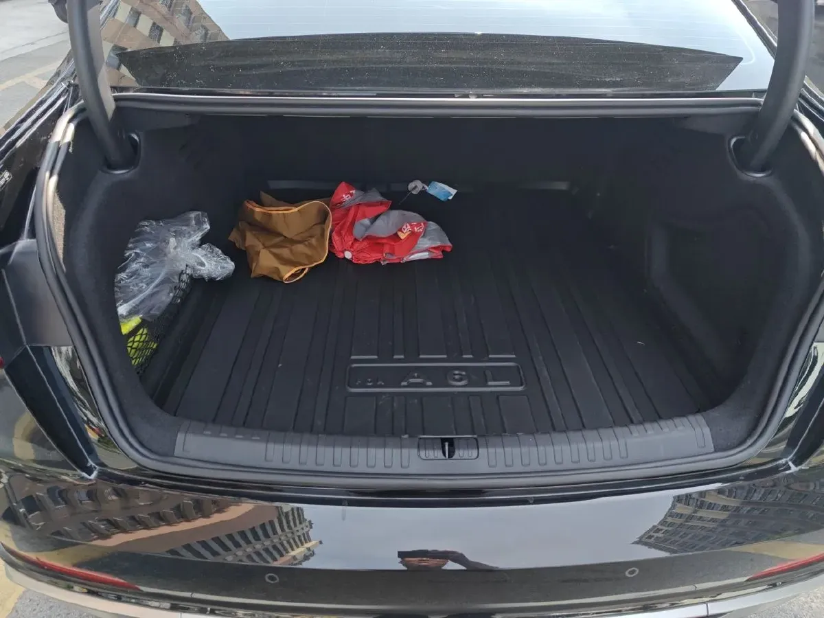 2025 Audi A6L 2.0T 245HP L4 7DCT,autocango,china used car exporter,china ev exporter,chinese used car exporter,chinese used ev exporter