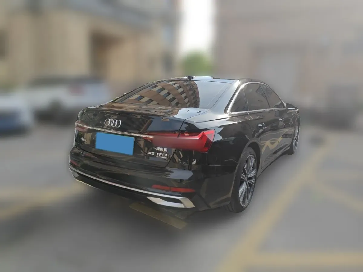 2025 Audi A6L 2.0T 245HP L4 7DCT,autocango,china used car exporter,china ev exporter,chinese used car exporter,chinese used ev exporter