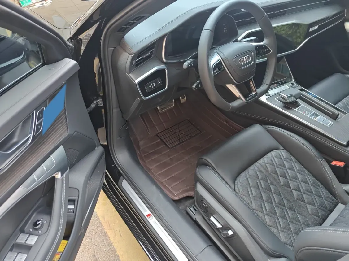 2025 Audi A6L 2.0T 245HP L4 7DCT,autocango,china used car exporter,china ev exporter,chinese used car exporter,chinese used ev exporter