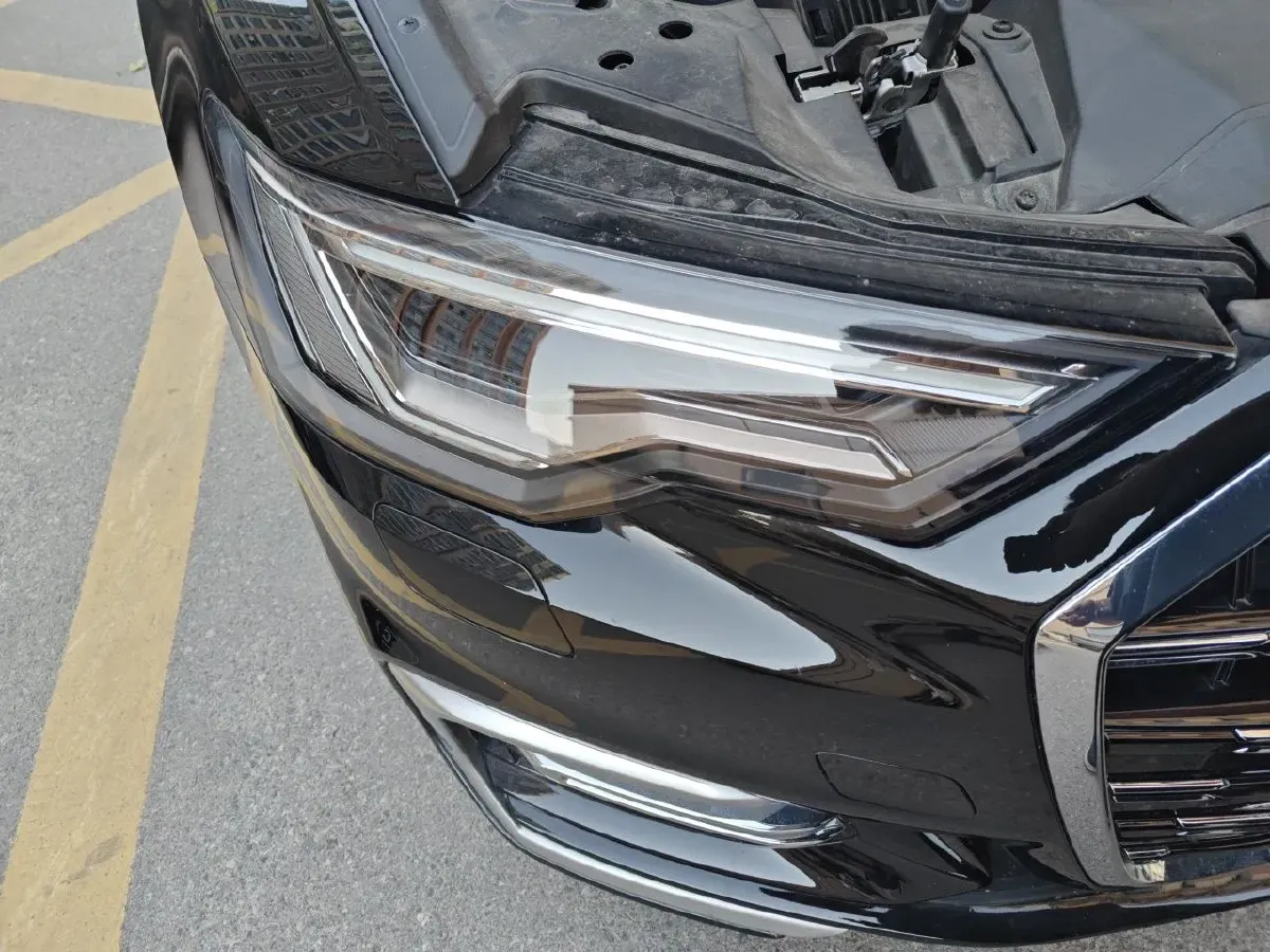 2025 Audi A6L 2.0T 245HP L4 7DCT,autocango,china used car exporter,china ev exporter,chinese used car exporter,chinese used ev exporter