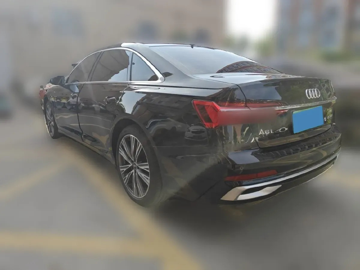 2025 Audi A6L 2.0T 245HP L4 7DCT,autocango,china used car exporter,china ev exporter,chinese used car exporter,chinese used ev exporter