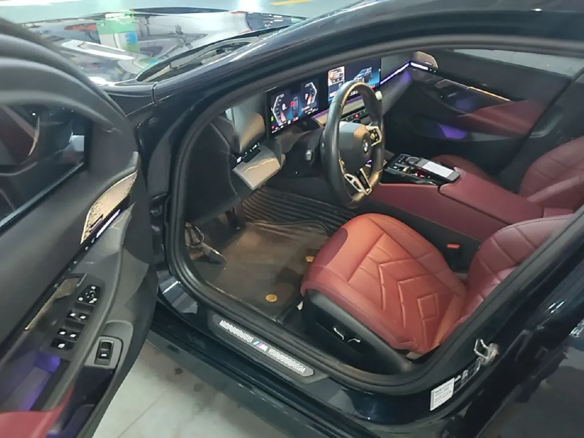 2024 HongQi HQ9 2.0T 252HP L4 8AT,autocango,china used car exporter,china ev exporter,chinese used car exporter,chinese used ev exporter