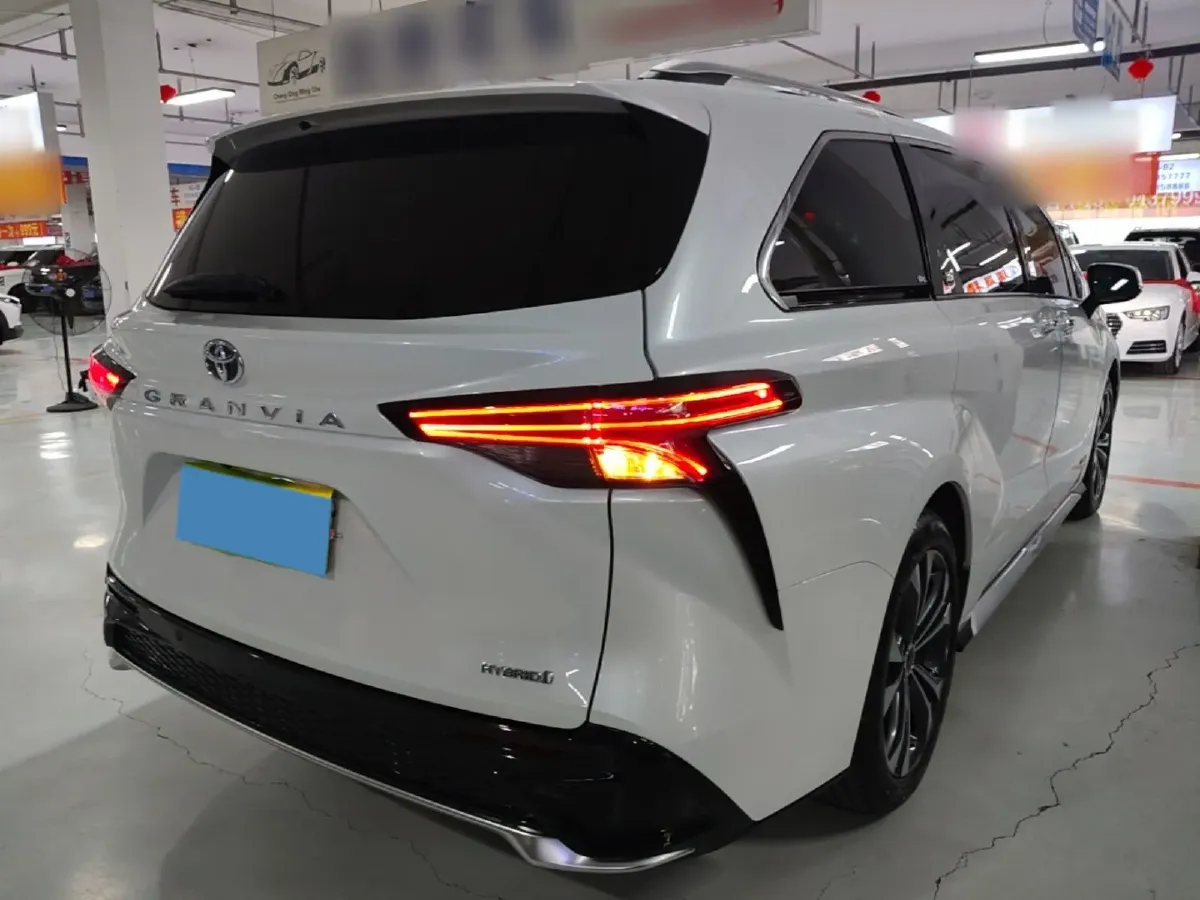 2023 Toyota Granvia 2.5L 189HP L4 E-CVT Hybrid,autocango,china used car exporter,china ev exporter,chinese used car exporter,chinese used ev exporter
