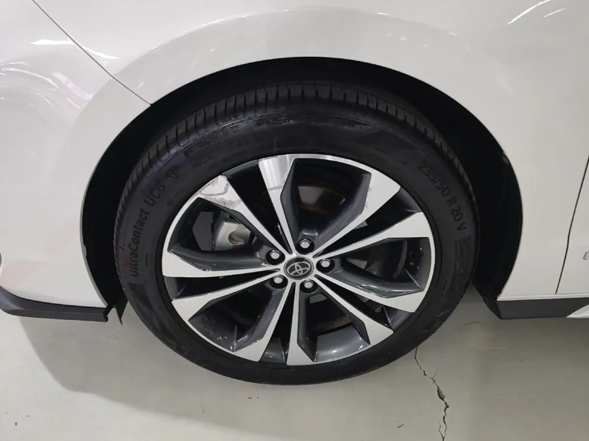 2023 Toyota Granvia 2.5L 189HP L4 E-CVT Hybrid,autocango,china used car exporter,china ev exporter,chinese used car exporter,chinese used ev exporter