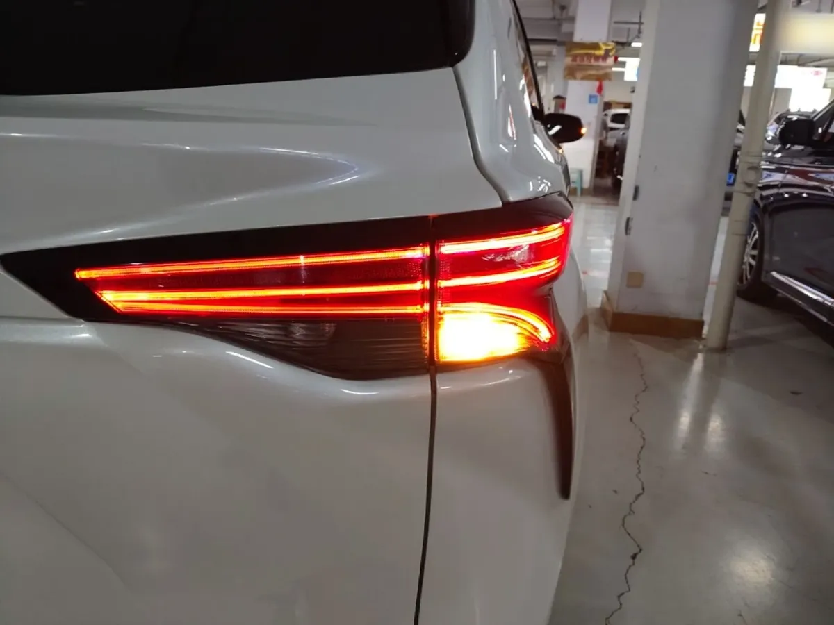 2023 Toyota Granvia 2.5L 189HP L4 E-CVT Hybrid,autocango,china used car exporter,china ev exporter,chinese used car exporter,chinese used ev exporter