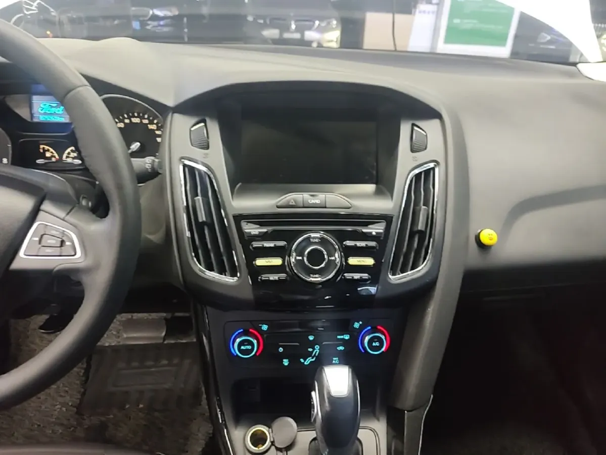 2017 Ford Focus 1.6L 125HP L4 6DCT,autocango,china used car exporter,china ev exporter,chinese used car exporter,chinese used ev exporter