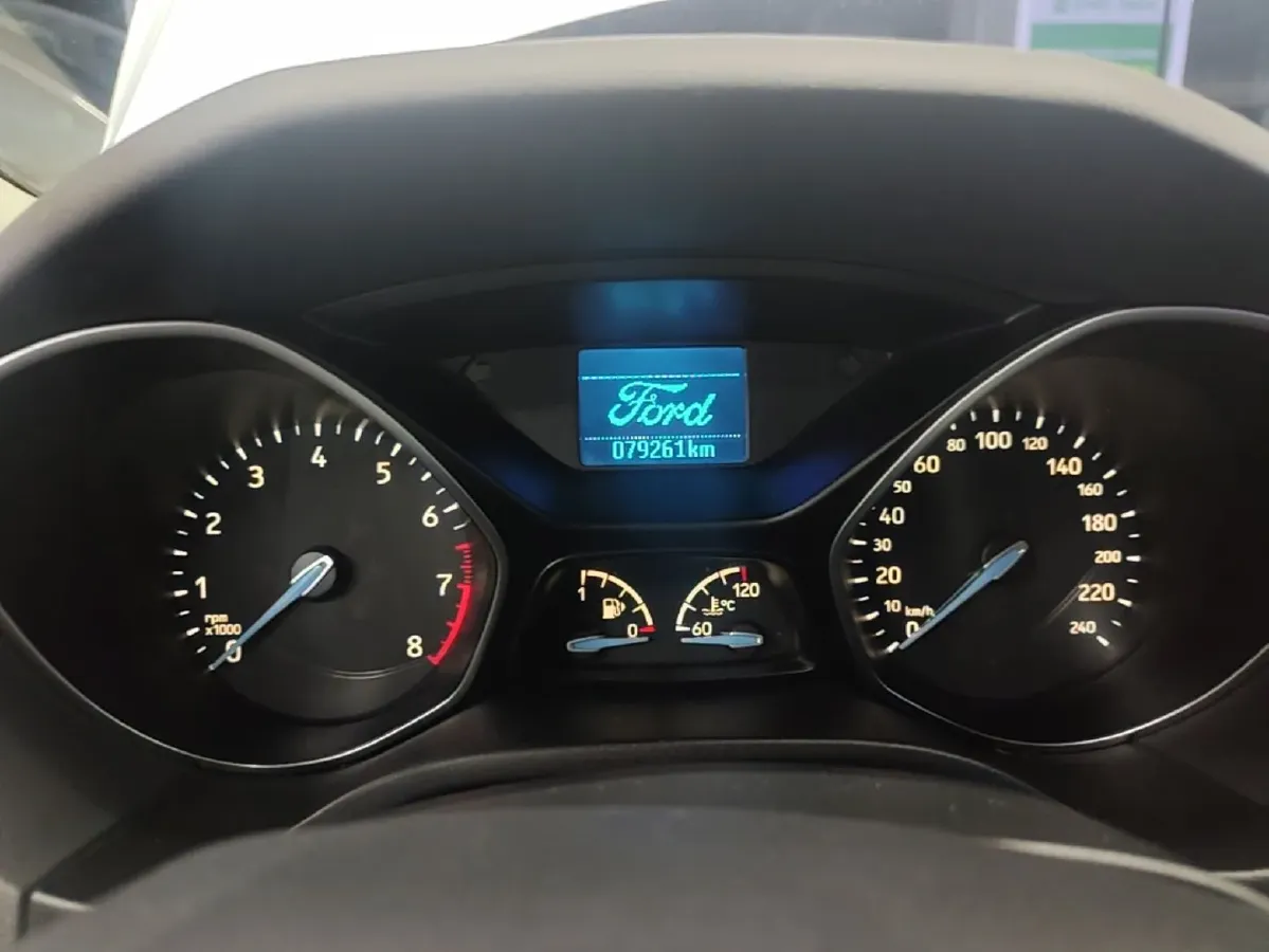 2017 Ford Focus 1.6L 125HP L4 6DCT,autocango,china used car exporter,china ev exporter,chinese used car exporter,chinese used ev exporter