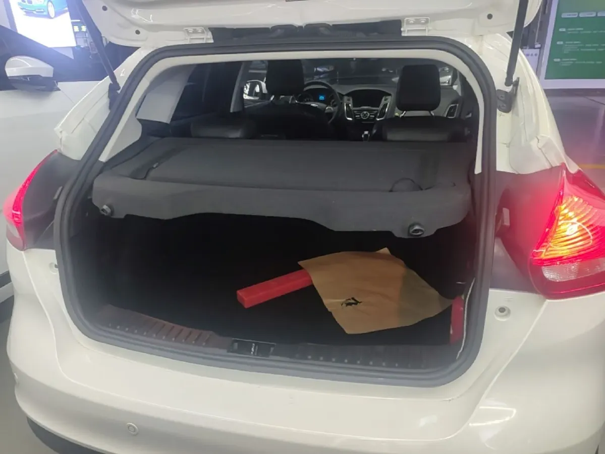 2017 Ford Focus 1.6L 125HP L4 6DCT,autocango,china used car exporter,china ev exporter,chinese used car exporter,chinese used ev exporter