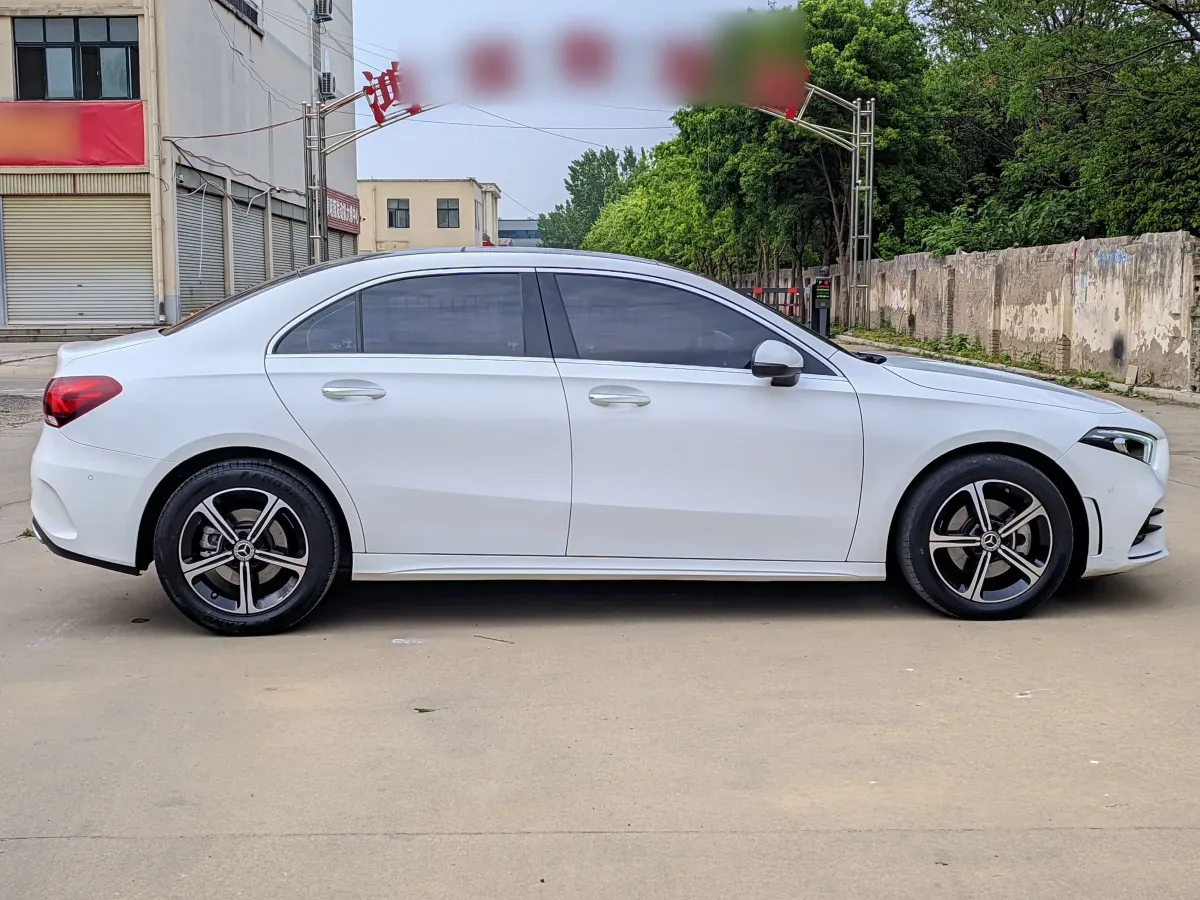 2022 Mercedes-Benz A Class 1.3T 163HP L4 7DCT,autocango,china used car exporter,china ev exporter,chinese used car exporter,chinese used ev exporter