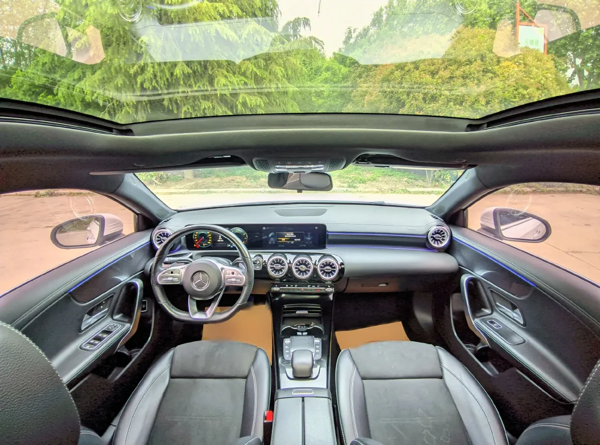 2022 Mercedes-Benz A Class 1.3T 163HP L4 7DCT,autocango,china used car exporter,china ev exporter,chinese used car exporter,chinese used ev exporter