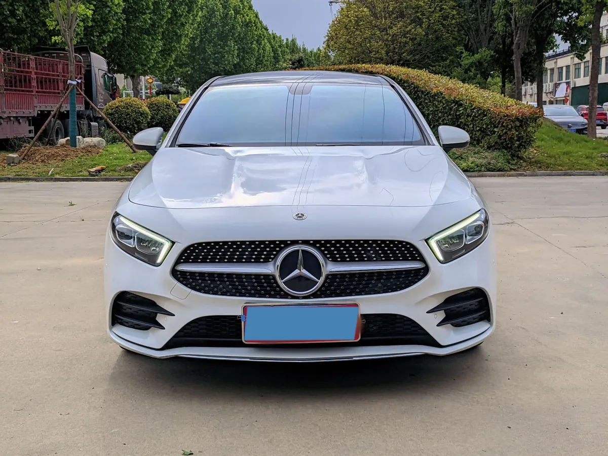 2022 Mercedes-Benz A Class 1.3T 163HP L4 7DCT,autocango,china used car exporter,china ev exporter,chinese used car exporter,chinese used ev exporter