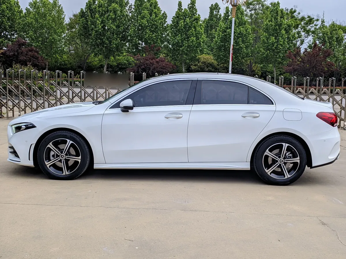 2022 Mercedes-Benz A Class 1.3T 163HP L4 7DCT,autocango,china used car exporter,china ev exporter,chinese used car exporter,chinese used ev exporter
