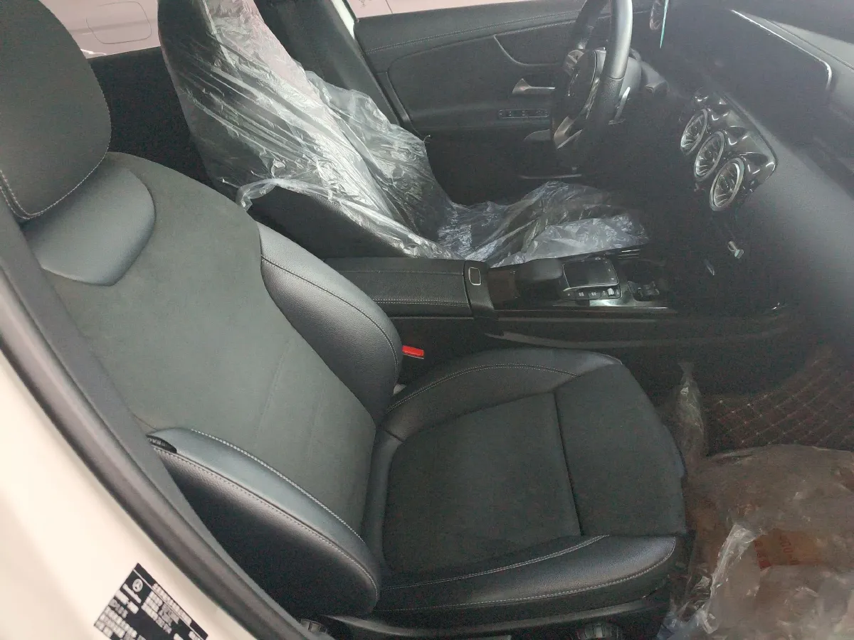 2022 Mercedes-Benz A Class 1.3T 163HP L4 7DCT,autocango,china used car exporter,china ev exporter,chinese used car exporter,chinese used ev exporter