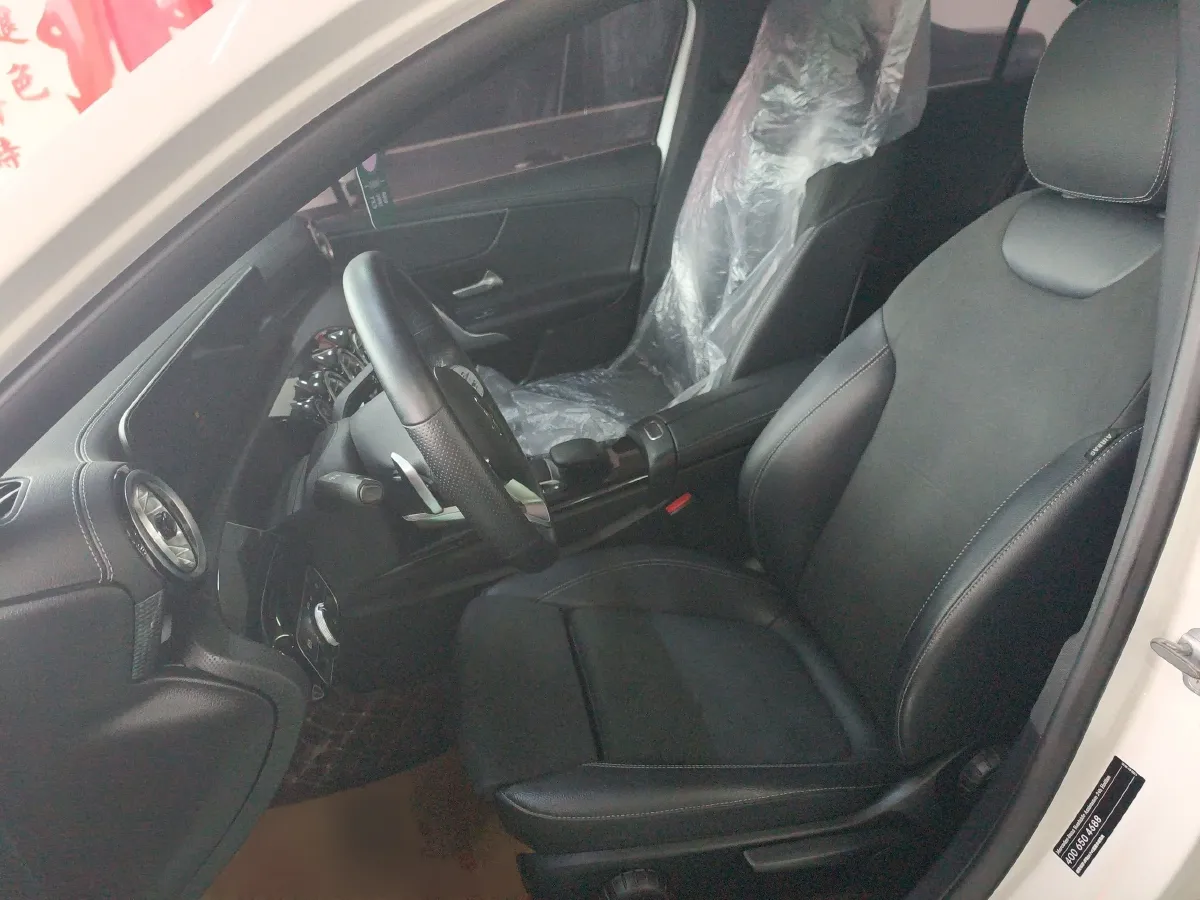2022 Mercedes-Benz A Class 1.3T 163HP L4 7DCT,autocango,china used car exporter,china ev exporter,chinese used car exporter,chinese used ev exporter