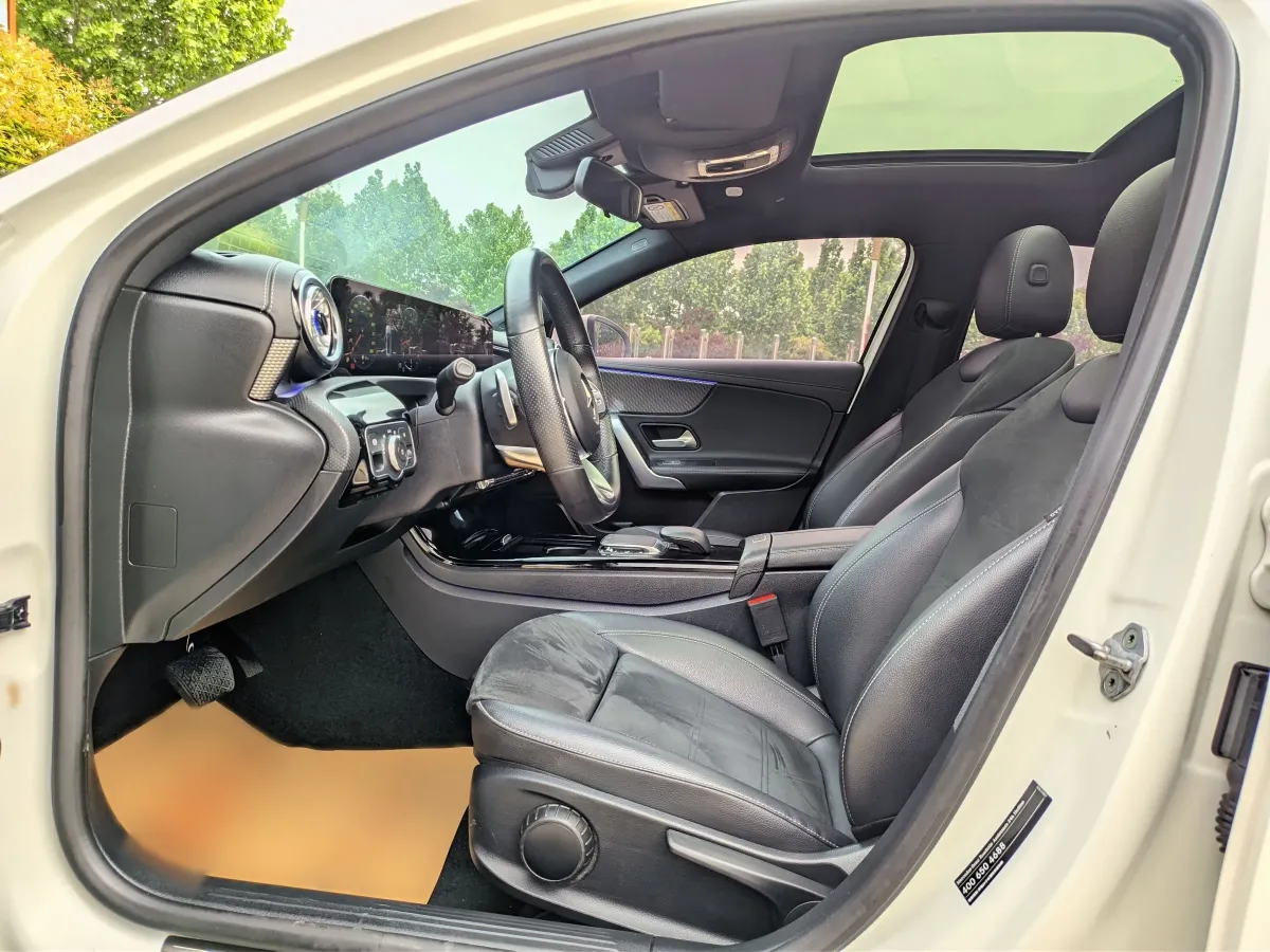 2022 Mercedes-Benz A Class 1.3T 163HP L4 7DCT,autocango,china used car exporter,china ev exporter,chinese used car exporter,chinese used ev exporter