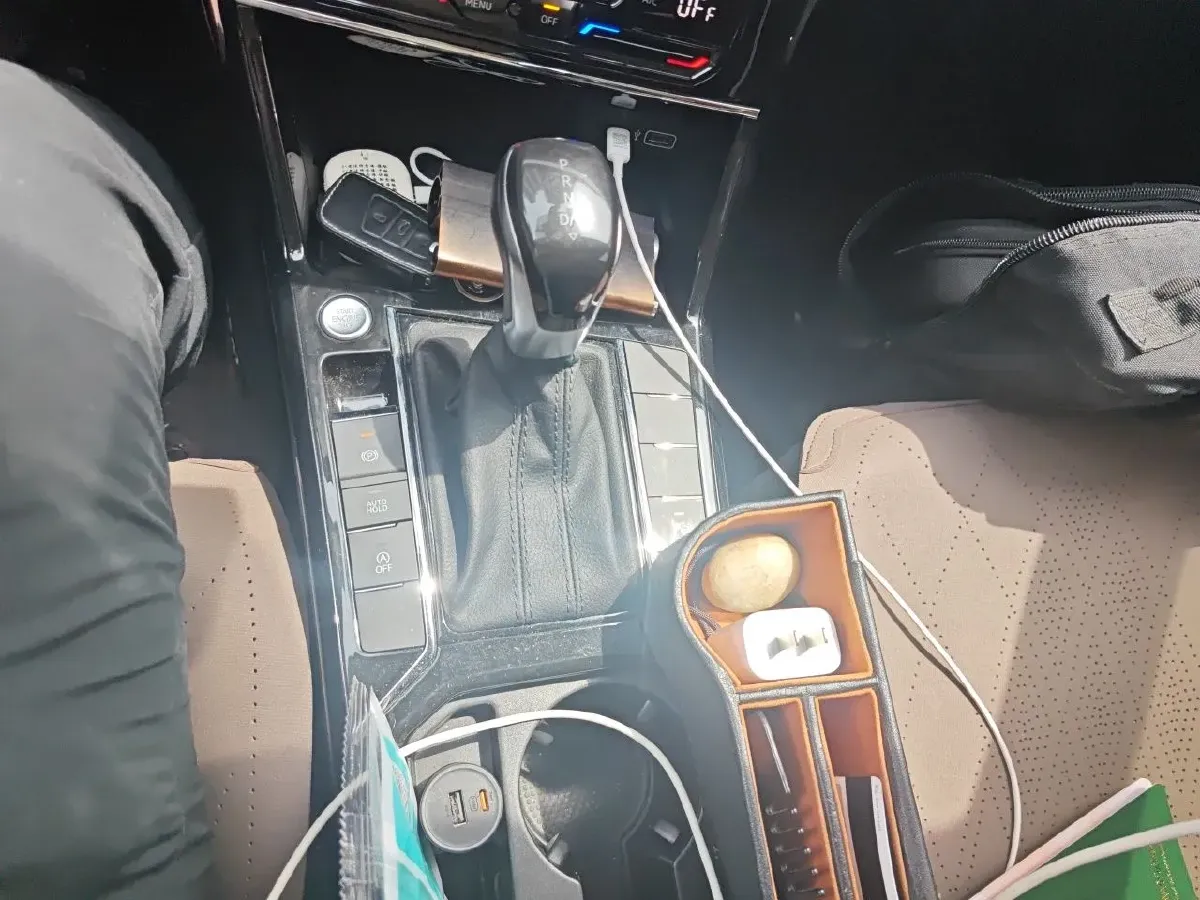 2022 Toyota Avalon 2.5L 209HP L4 8AT,autocango,china used car exporter,china ev exporter,chinese used car exporter,chinese used ev exporter